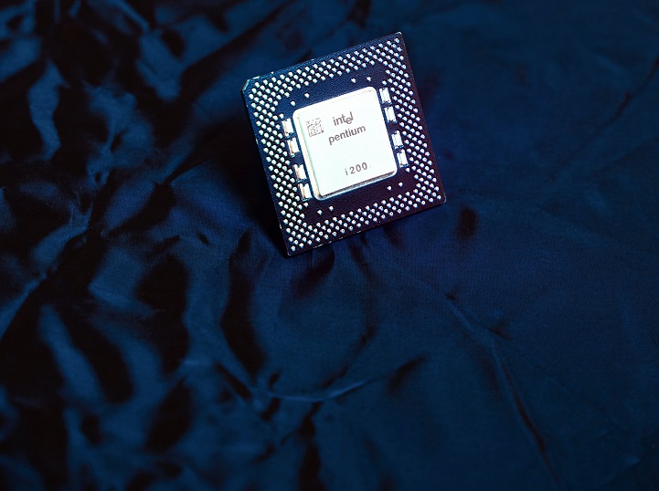 Intel old school chip