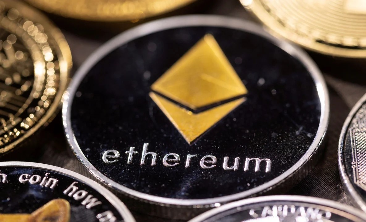 Ethereum Sees  Billion Exchange Outflow Alongside Bitcoin