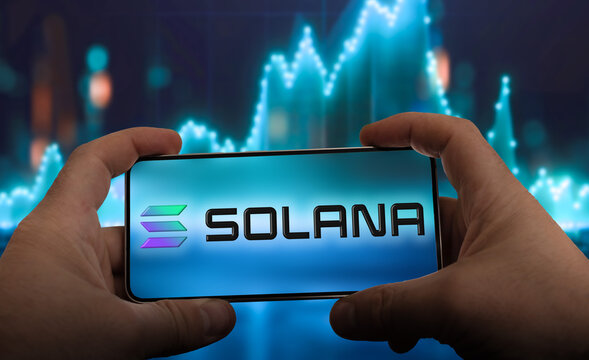 Solana Dips Below $194 – A Continued Consolidation In Sight?